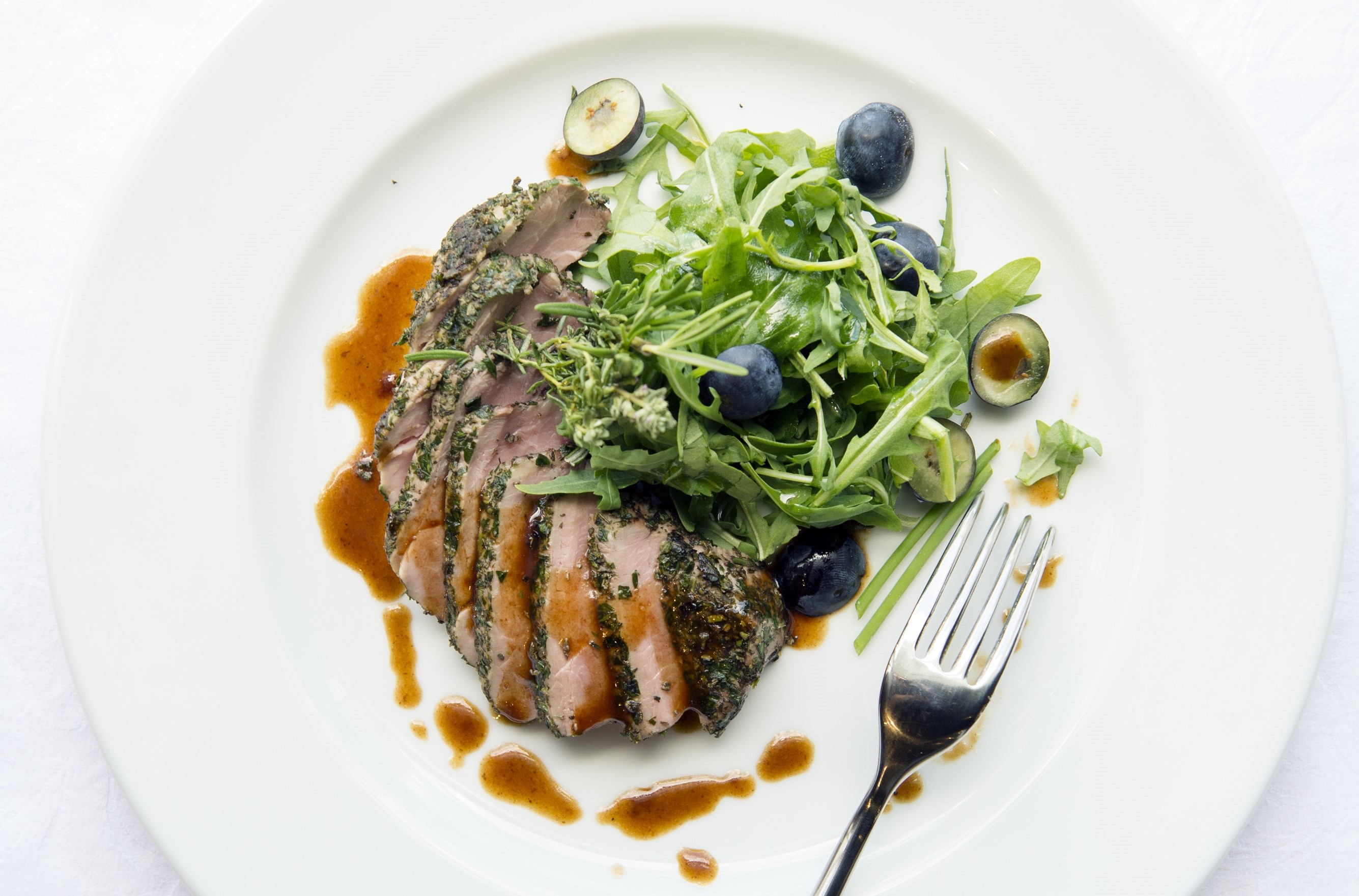 Filetto di maiale alle erbe con salsa all’aceto balsamico - Bertazzoni